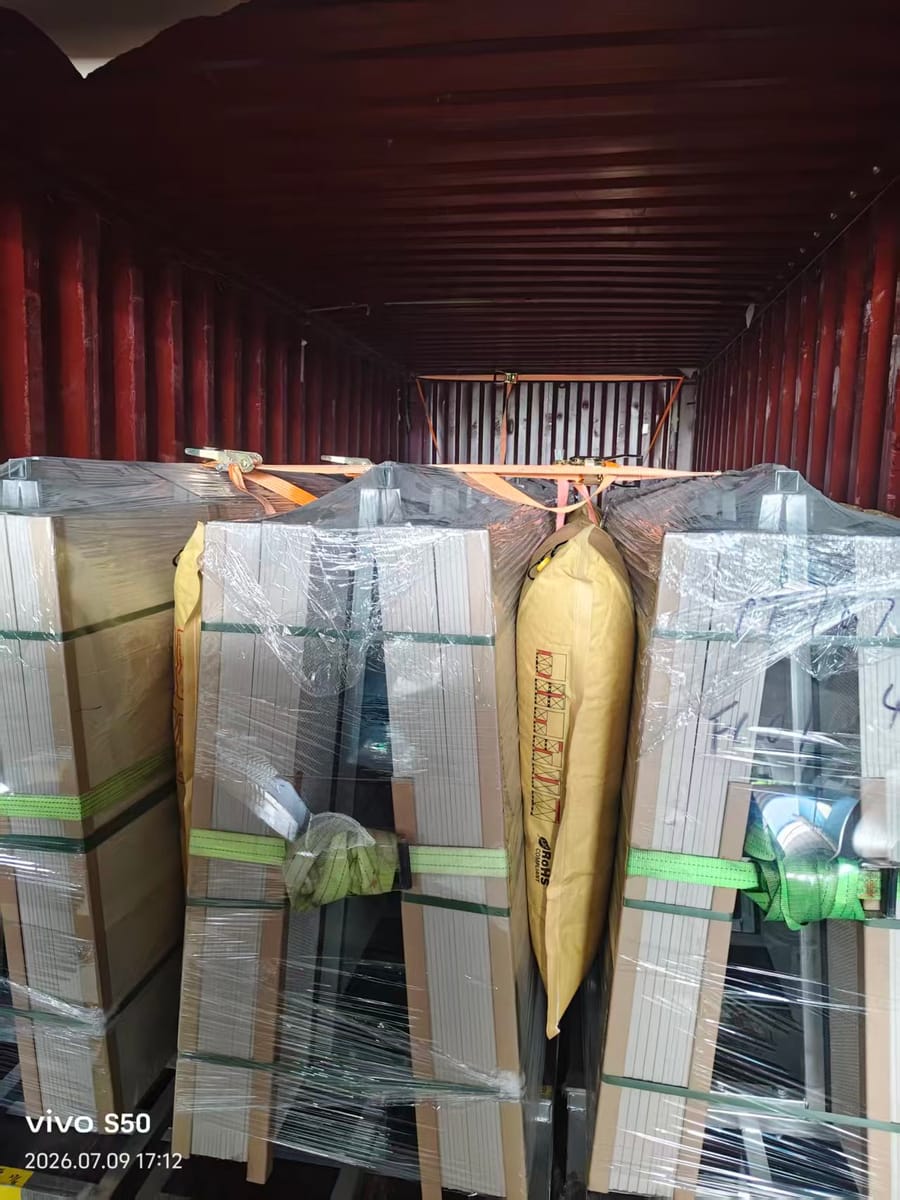 Export packing with carton marks showing model, shade, quantity and size